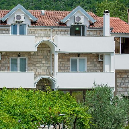 Apartmani Krgusic Τίβατ Εξωτερικό φωτογραφία