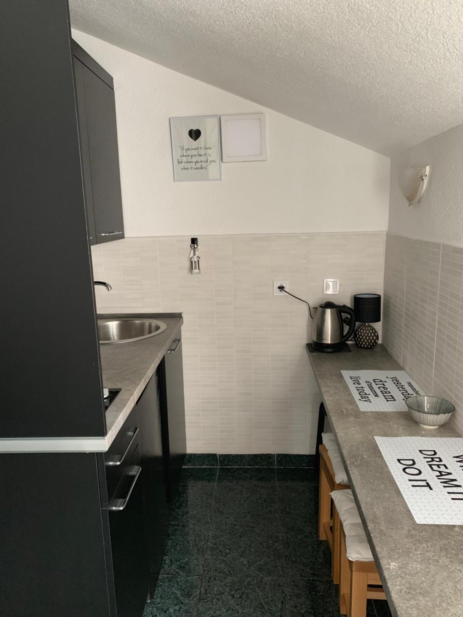 Apartmani Krgusic Τίβατ Εξωτερικό φωτογραφία