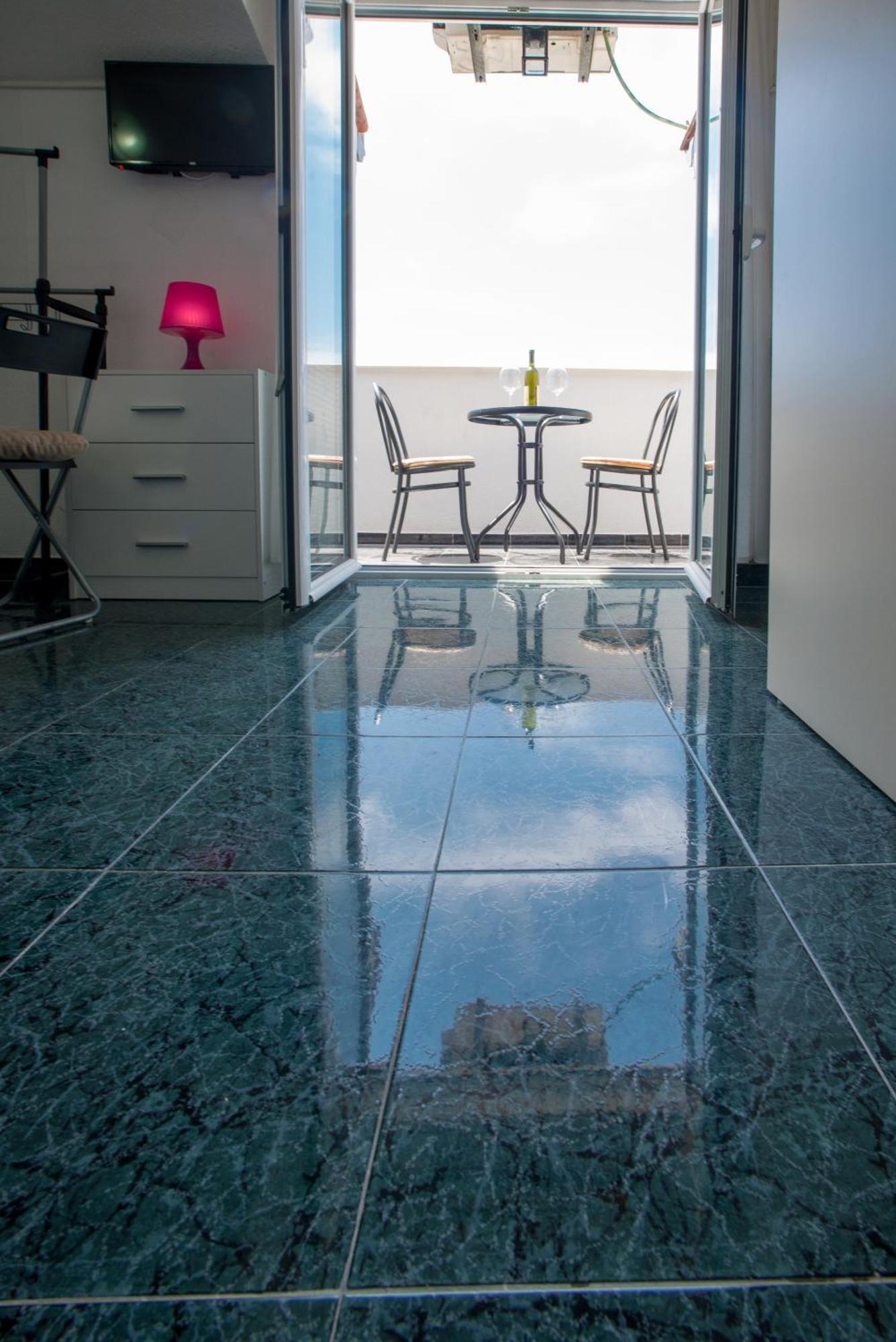 Apartmani Krgusic Τίβατ Εξωτερικό φωτογραφία