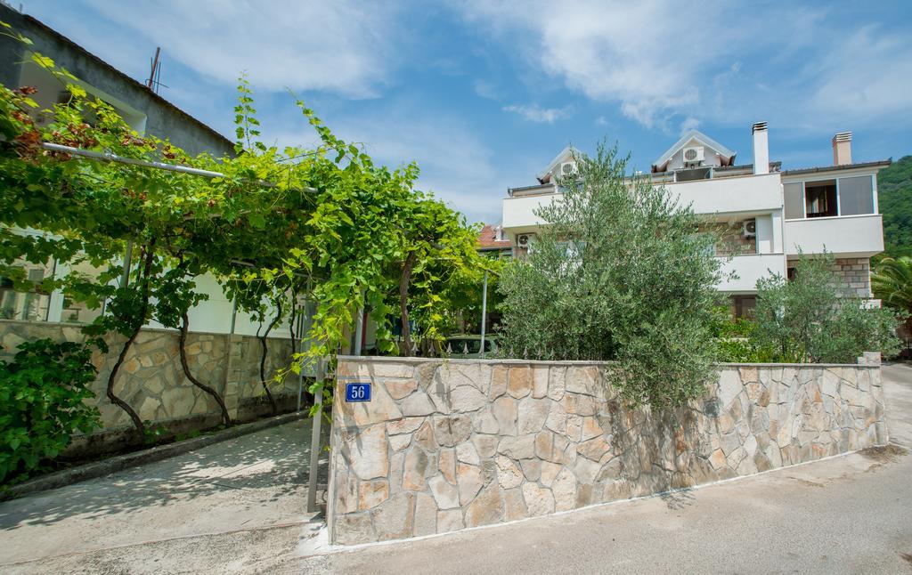 Apartmani Krgusic Τίβατ Εξωτερικό φωτογραφία