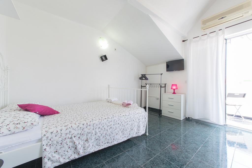 Apartmani Krgusic Τίβατ Εξωτερικό φωτογραφία