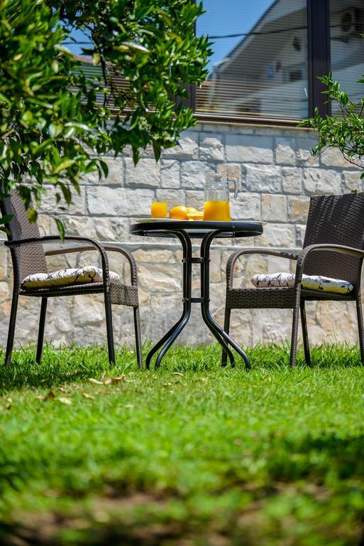 Apartmani Krgusic Τίβατ Εξωτερικό φωτογραφία