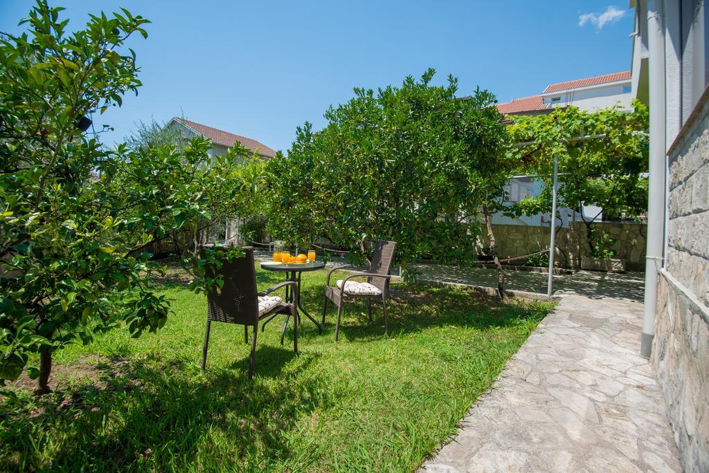 Apartmani Krgusic Τίβατ Εξωτερικό φωτογραφία