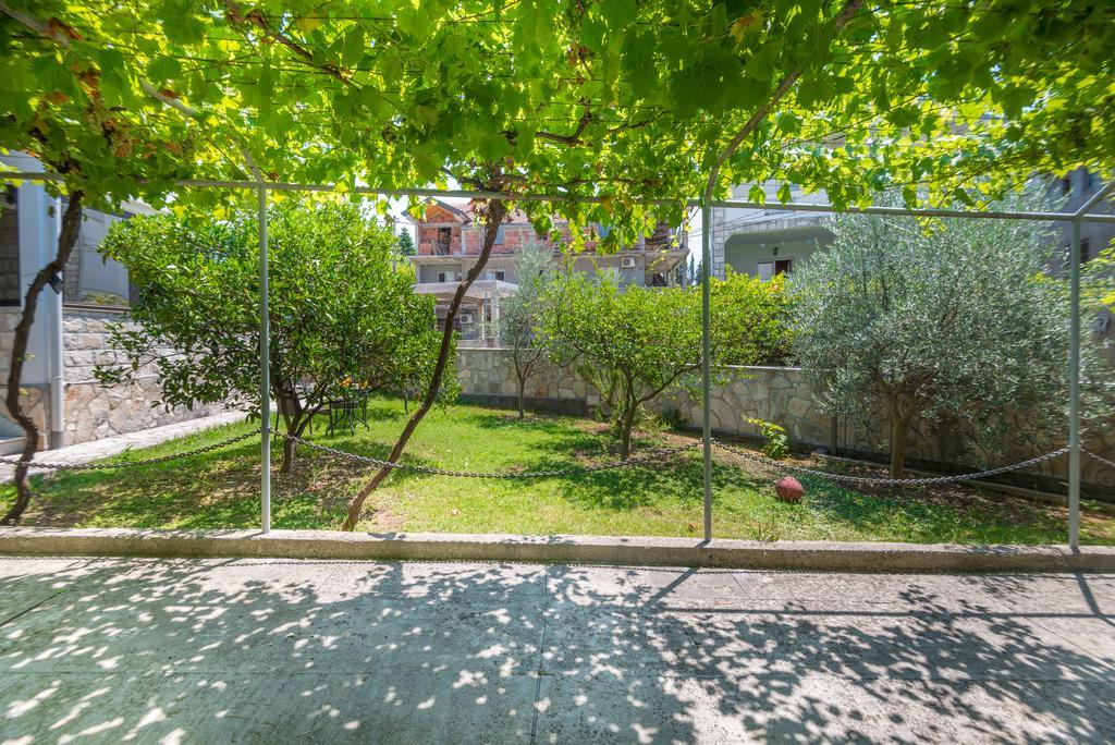 Apartmani Krgusic Τίβατ Εξωτερικό φωτογραφία