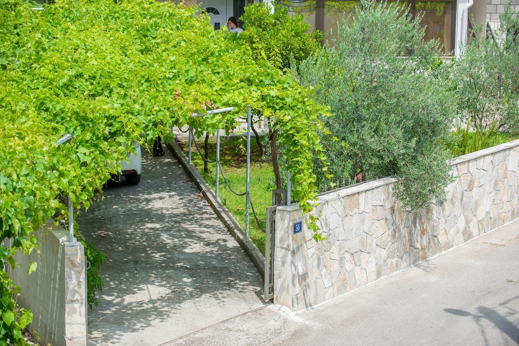 Apartmani Krgusic Τίβατ Εξωτερικό φωτογραφία