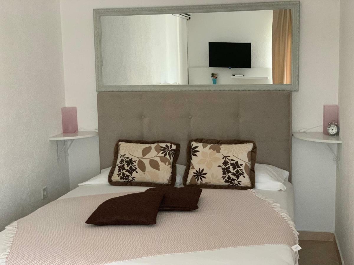 Apartmani Krgusic Τίβατ Εξωτερικό φωτογραφία