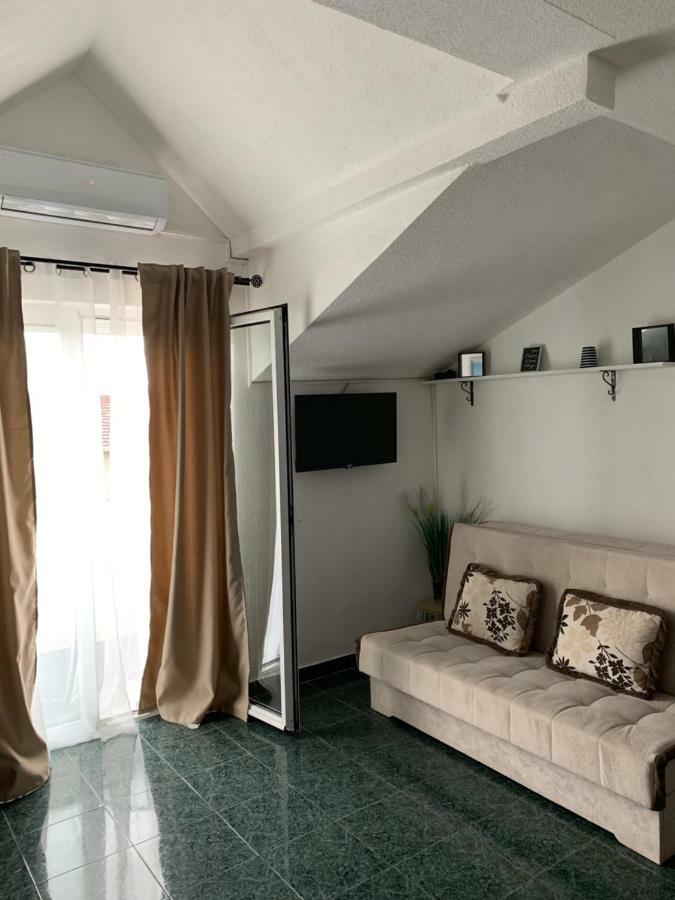 Apartmani Krgusic Τίβατ Εξωτερικό φωτογραφία